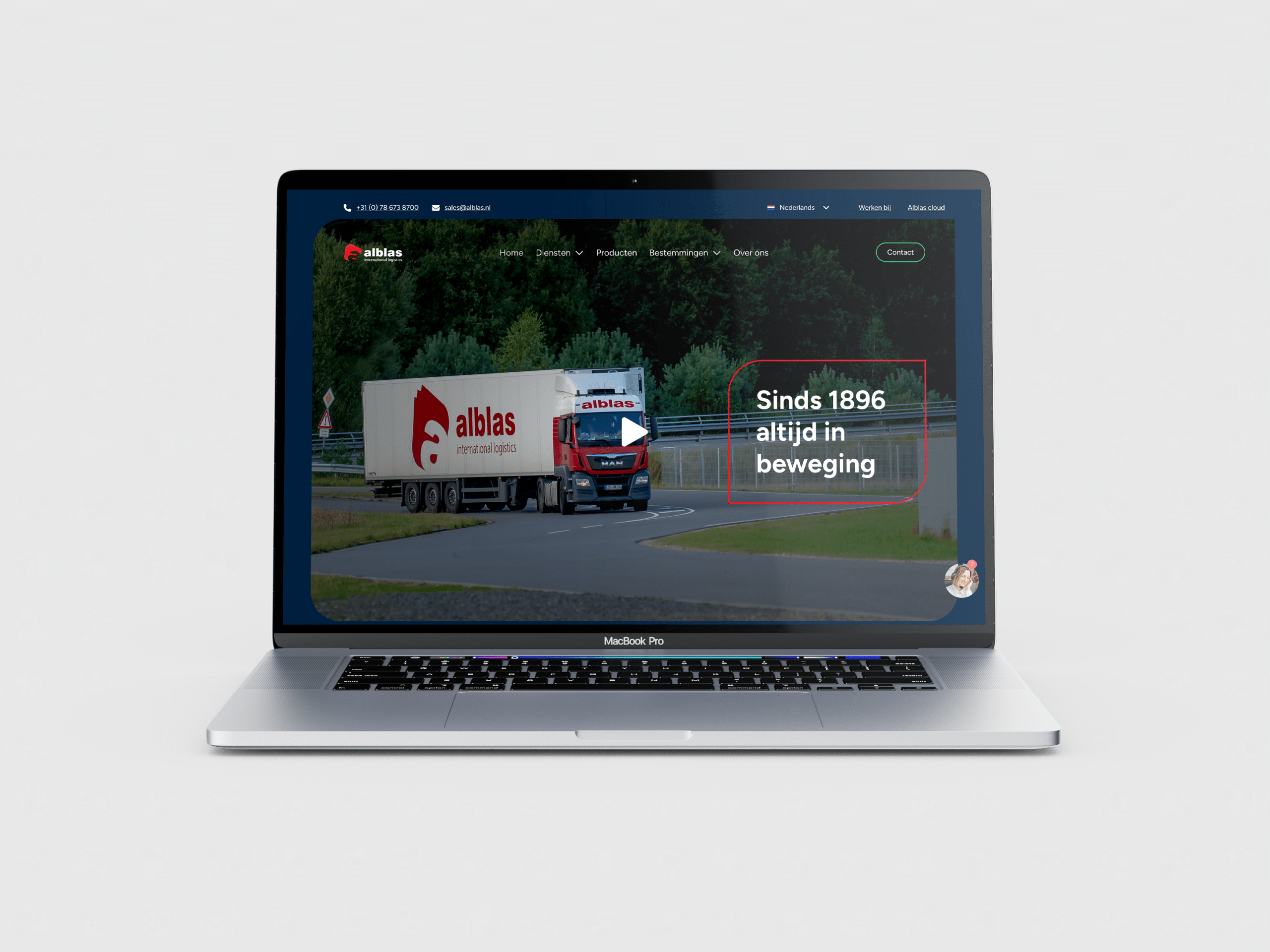 BURO210 Fullservice Marketingbureau Website van Alblas International Transport op een MacBook Pro. Alblas, sinds 1896 uw partner in internationaal transport en logistiek.